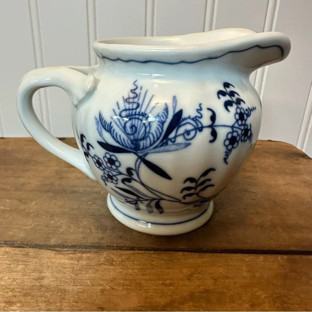 Blue Danube Japan Creamer - Meissen Blue Onion Motif